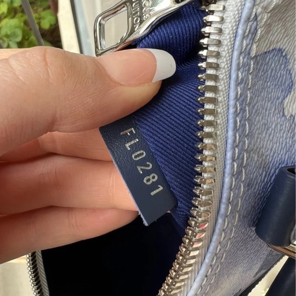 LV Louis Vuittion Keepall Bandouliere Bag Limited Edition Monogram Watercolor. - Picture 12 of 12